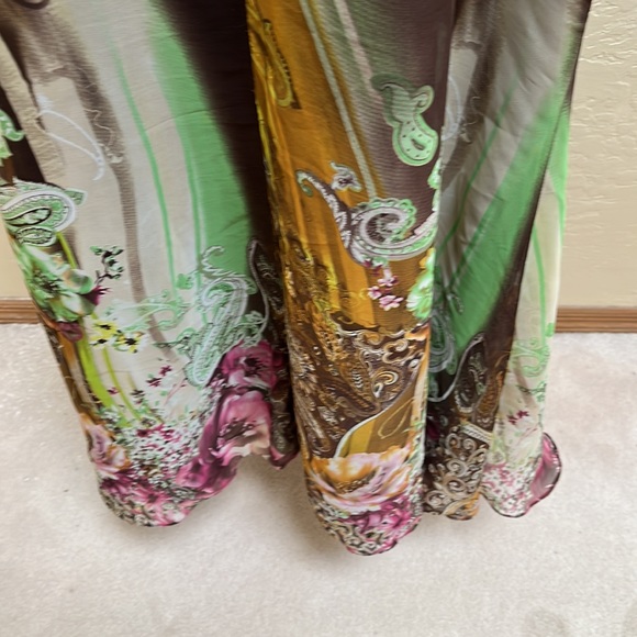 Beautiful Jeweled Riva Designs Formal Gown Special Occasion Bridal - Picture 11 of 15